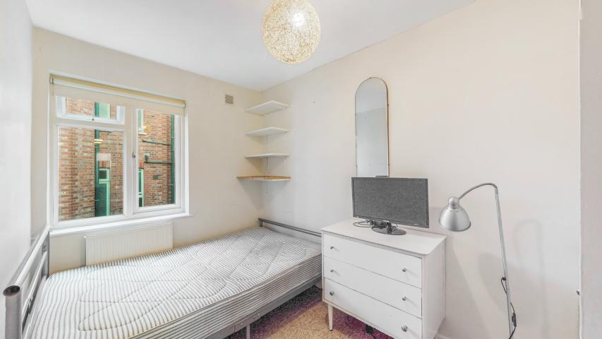 			3 Bedroom, 1 bath, 1 reception Flat			 Chichele Road, Willesden Green